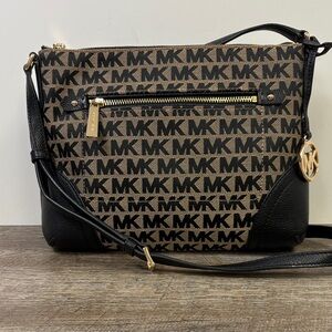Michael Kors Fallon Medium Logo Messenger Crossbody Bag Brown Black Signature MK